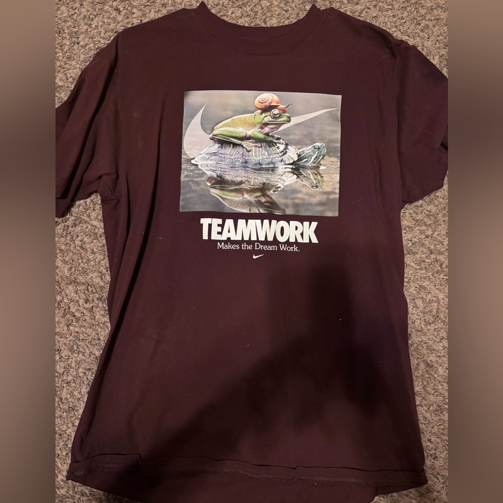 Nike Maroon Casual Tee